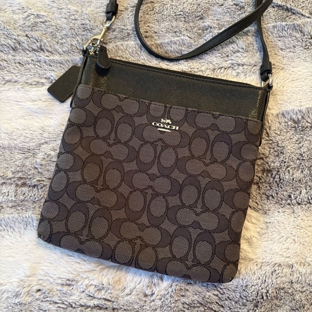 Coach Crossbody Bag with Skinny ID Wallet - 2 piece set - Picture 4 of 10